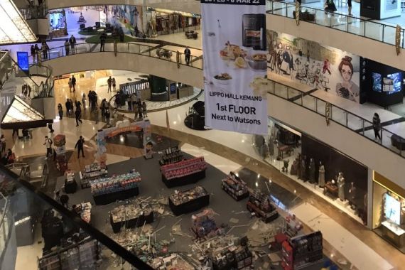 Atap Lippo Mall Kemang Ambruk, 5 Pengunjung Terluka - JPNN.COM
