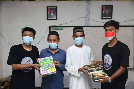 Milenial Banten Deklarasi Dukungan untuk Ganjar dan Berbagi Sembako - JPNN.COM