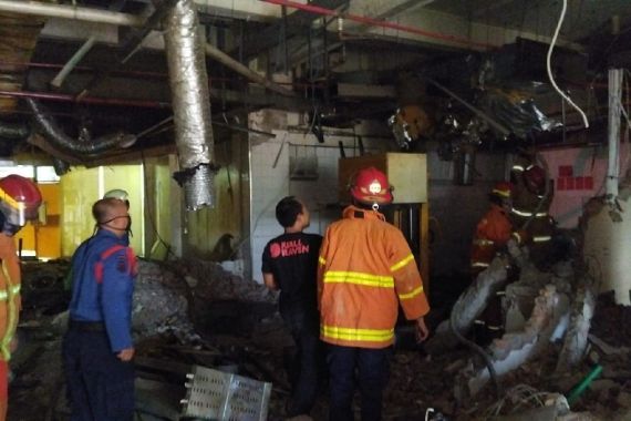 Kebakaran Melanda McD Grand Mall Bekasi, Diduga Ini Penyebabnya, Astaga - JPNN.COM