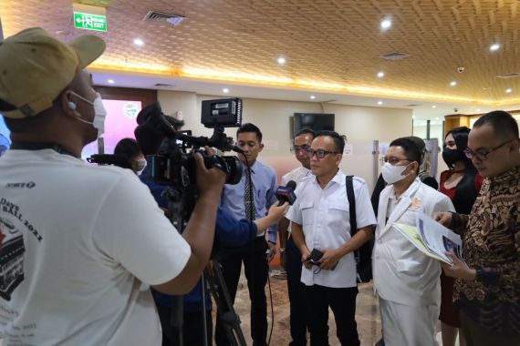 Kritikan Denny Siregar ke Ketum JoMan Berujung di Polisi, Diduga Terkait Munarman - JPNN.COM