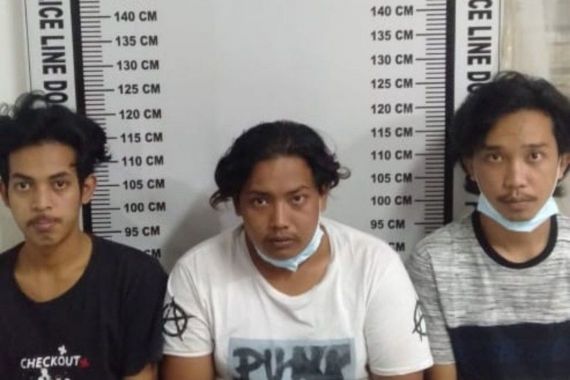 3 Pria di Pematang Siantar Ini Ditangkap Polisi, Perhatikan Tampangnya - JPNN.COM