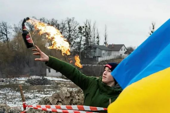 Asal-usul Bom Molotov, Peledak yang Lagi Merakyat di Ukraina - JPNN.COM