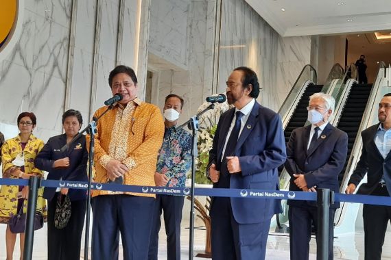 Surya Paloh Sebut tak Ada Alasan Bagi Presiden Jokowi Lakukan Reshuffle Kabinet - JPNN.COM