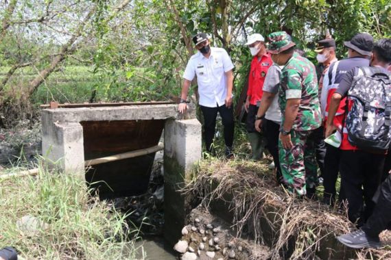 Bobby Nasution Blusukan, Temukan Penyebab Banjir di Medan - JPNN.COM