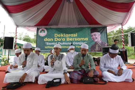 Sambut Ramadan, Mahasiswa Gelar Aksi Sosial dan Deklarasi Ganjar Pranowo Capres 2024 - JPNN.COM