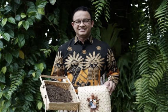 Anies Membawa Tanah dari Kampung Akuarium ke IKN, Begini Pesannya - JPNN.COM