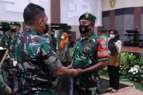 Bikin Bangga, 5 Prajurit TNI Berprestasi Dapat Penghargaan dari Jenderal Dudung - JPNN.COM
