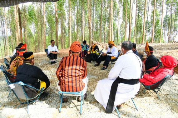 Permintaan Khusus Tokoh Adat Kalimantan ke Presiden Jokowi, Penting - JPNN.COM