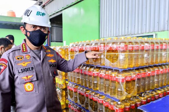 Kapolri Optimistis Stok Minyak Goreng di Pasar Segera Pulih - JPNN.COM