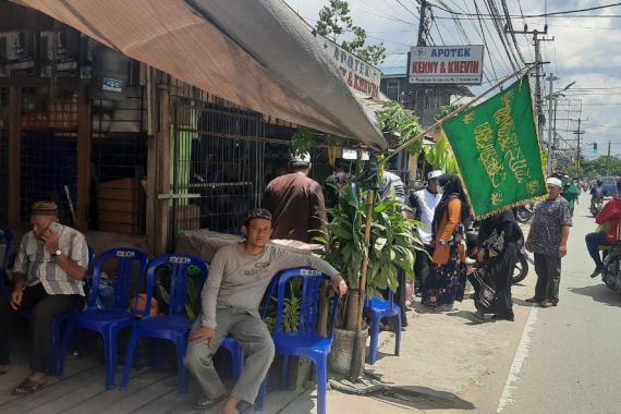 Seorang IRT Meninggal Dunia Saat Antre Minyak Goreng - JPNN.COM