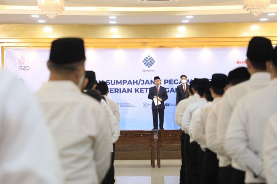 Sekjen Kemnaker: PNS Bagian Penting Pilar Pembangunan NKRI - JPNN.COM