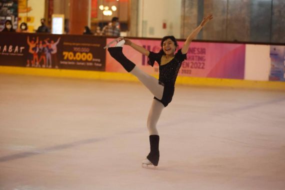 Aksi Memukau Para Atlet Ice Skating Berbakat di IISO 2022 - JPNN.COM