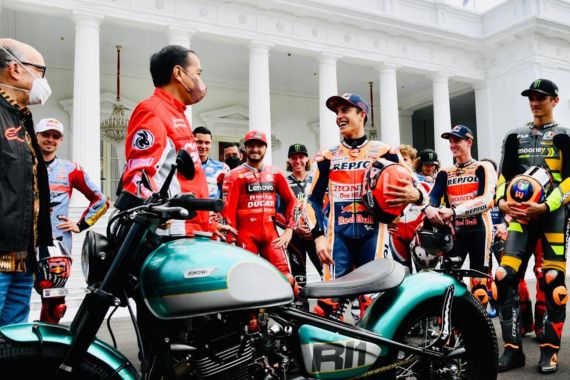Dilarang Ikut Konvoi Pembalap MotoGP, Jokowi Jadi Lemes - JPNN.COM