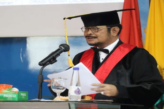 Mentan SYL Raih Gelar Profesor Kehormatan Unhas, Rektor Beberkan Alasannya - JPNN.COM