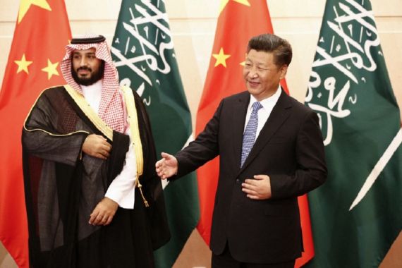 Barat Tingkatkan Tekanan, Saudi Pertimbangkan Buang Dolar dan Rangkul Yuan - JPNN.COM