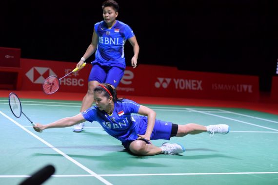 All England 2022: Apriyani Rahayu Alami Cedera, Kiprah Peraih Emas Olimpiade Tokyo 2020 Terhenti - JPNN.COM