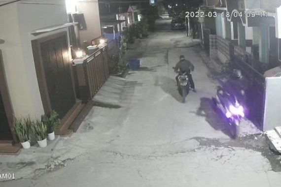 Berita Aksi Pencurian Terekam CCTV & Viral di Medsos Itu Biasa, tetapi Ini Unik - JPNN.COM