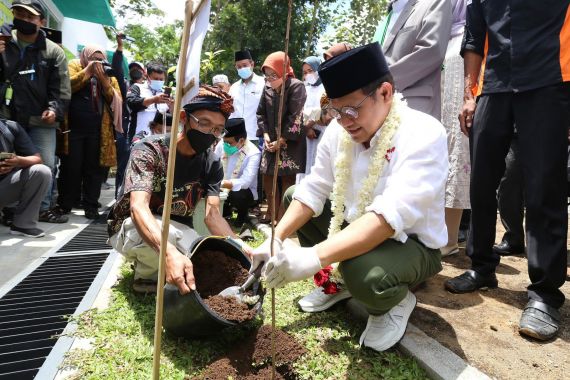 Gus Muhaimin Apresiasi Upaya Komunitas Jambe Klopo Doyong Jaga Kelestarian Lingkungan - JPNN.COM