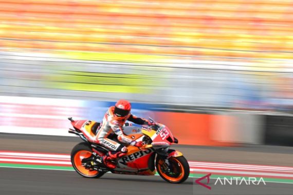 MotoGP 2022 Mandalika: Motor Alex Rins Terbakar, Marc Marquez Masih Sering Tergelincir - JPNN.COM