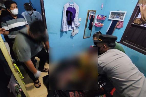 Mahasiswi Berbuat Nekat di Dalam Kamar, Warga Sontak Geger, Polisi Turun Tangan - JPNN.COM