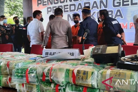 2 Nelayan Kurir Narkoba Jaringan Aceh-Malaysia Ditangkap Bareskrim, Sebegini Barang Buktinya - JPNN.COM