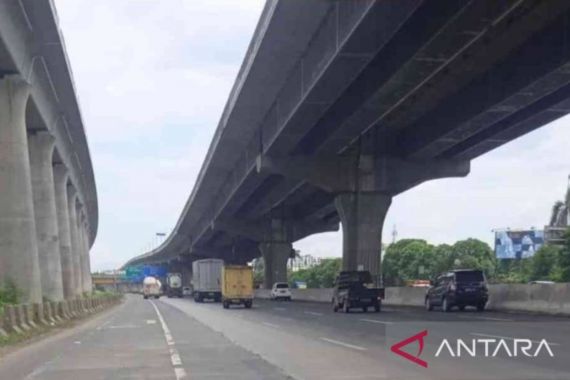 6 Titik Ruas Tol Jakarta-Cikampek Sedang Perbaikan, Waspada Macet - JPNN.COM