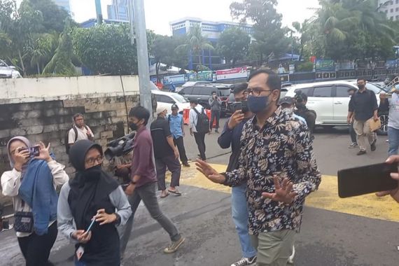 Menurut Kubu Haris Azhar, Masalah Luhut dari Jakarta hingga Papua - JPNN.COM
