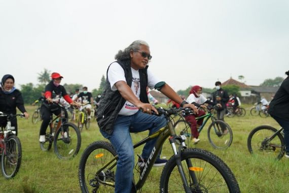 Sahabat Ganjar Terus Dapat Kekuatan Menuju 2024, Kali Ini dari Komunitas Gowes  - JPNN.COM