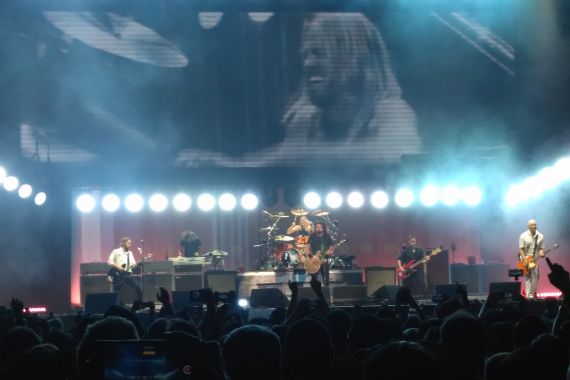 Drummer Foo Fighters Taylor Hawkins Meninggal Dunia - JPNN.COM