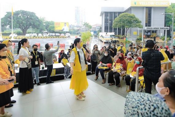 Yanti Airlangga Keluarkan Arahan, Ibu-Ibu Golkar Menebar Kasih Sayang Lewat Bazar Ramadan - JPNN.COM