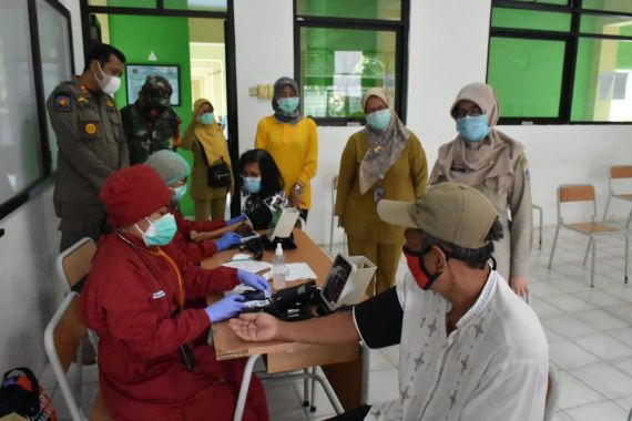 Binda Babel Siapkan 75.000 Dosis Vaksin Covid-19 Selama Ramadan - JPNN.COM