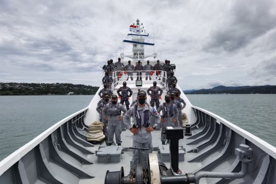 Personel Bakamla RI di Zona Maritim Timur Latihan Kesiapan Operasi - JPNN.COM