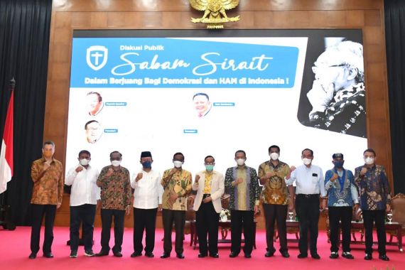 Hadiri Diskusi di GMKI, Puluhan Tokoh Dukung Sabam Sirait Jadi Pahlawan Nasional - JPNN.COM