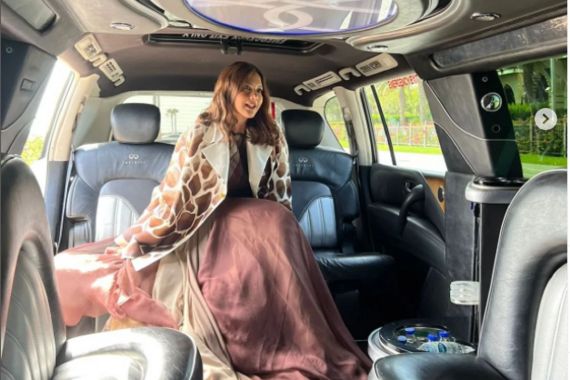 Paula Verhoeven Kembali ke Dunia Model, Baim Wong: Limousine Panjang Benar Tuh - JPNN.COM