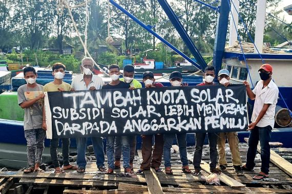 Solar Langka, Nelayan Aceh: Alihkan Anggaran Pemilu untuk Tambah Kuota Subsidi BBM - JPNN.COM