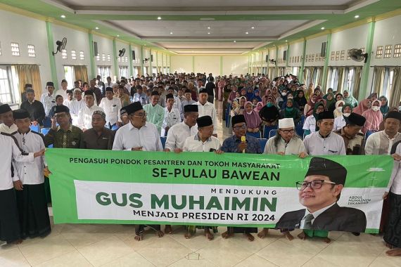 Tomas & Pengasuh Pesantren se-Pulau Bawean Deklarasikan Gus Muhaimin Presiden 2024 - JPNN.COM