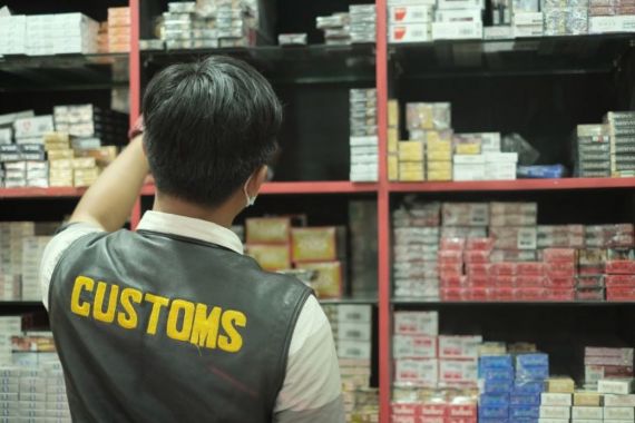 Bea Cukai Gagalkan Ratusan Ribu Rokok Ilegal di Sejumlah Daerah Ini - JPNN.COM