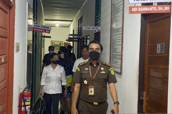 Jaksa Jerat Pejabat Pemda Kapuas Hulu Sebagai Tersangka Kasus Korupsi - JPNN.COM