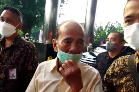 Annas Maamun Sudah 81 Tahun, Pernah Diampuni Jokowi, Kini Mendekam Lagi di Sel KPK - JPNN.COM