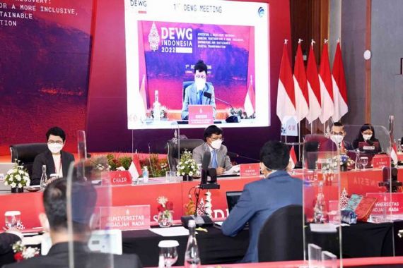 Menteri Johnny Dorong Peningkatan Keamanan Digital Demi Hal ini - JPNN.COM