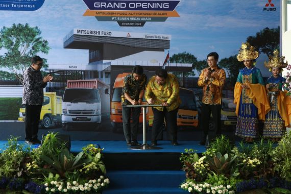 Diler Mitsubishi Fuso Hadir di Lampung - JPNN.COM