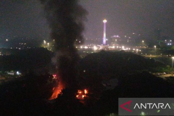 Kebakaran 172 Kios Lenggang Jakarta Monas, Kerugian Rp 1,2 Miliar - JPNN.COM