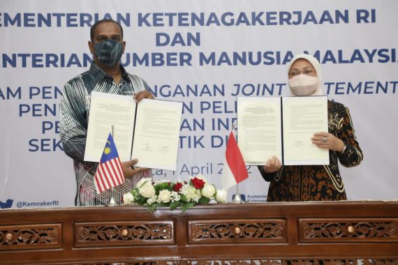 Menaker Ida Beber Poin Penting MoU Terkait Perlindungan Pekerja Migran di Malaysia - JPNN.COM