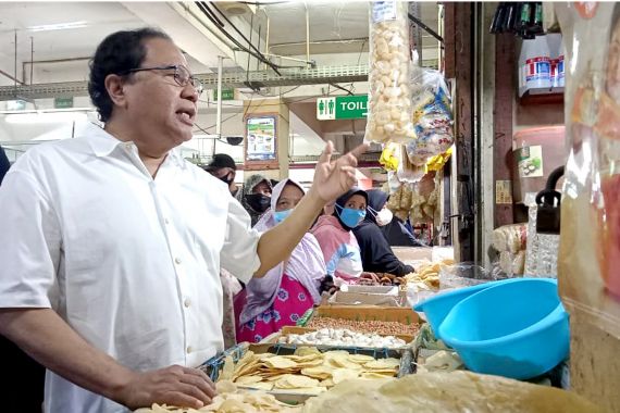 Harga BBM Bersubsidi Naik, Rizal Ramli Singgung Angka Kecukupan Gizi Rakyat - JPNN.COM