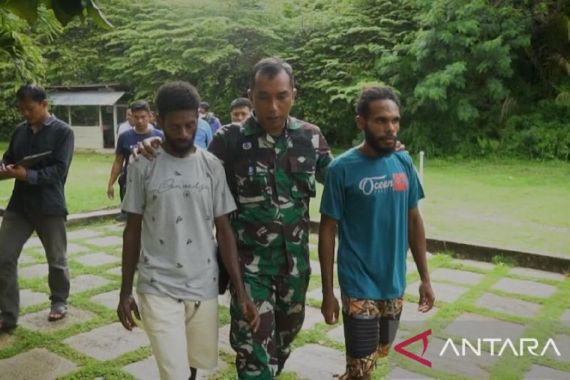 Hamdalah, Anggota Organisasi Papua Merdeka Menyerahkan Diri - JPNN.COM