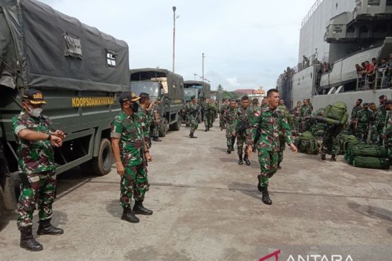 Letkol Rachmat Jemput Langsung 200 Prajurit TNI yang di Tiba Manokwari - JPNN.COM