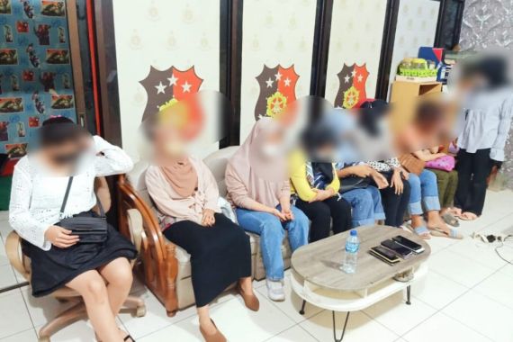 9 Pasangan Bukan Suami Istri Ditangkap Polisi di Kamar Hotel, Astagfirullah - JPNN.COM