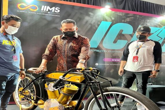 Bamsoet Kunjungi IIMS 2022, Singgung Tentang Mobil Listrik di Indonesia - JPNN.COM