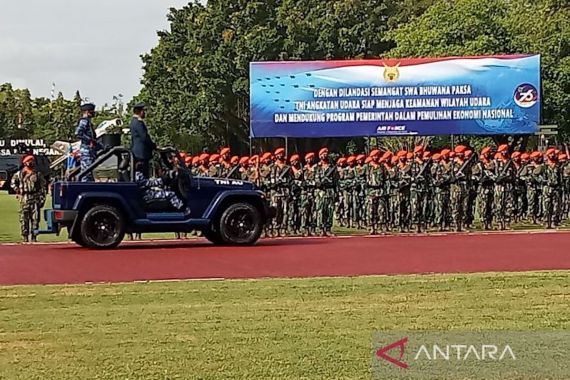 Pimpin Upacara HUT TNI AU, Marsekal Fadjar Ingatkan Pesan Jokowi - JPNN.COM