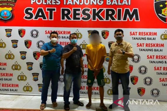 MA Begituin Bunga di Belakang Rumah, Ketahuan Orang Tua Korban, Ujungnya Pahit - JPNN.COM